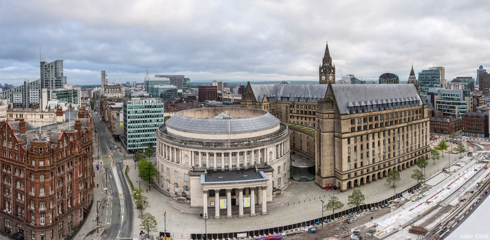 Manchester: View of Peter's Square  © [Julian Elliot]/[VisitBritain]