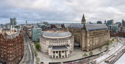 Manchester: View of Peter's Square  © [Julian Elliot]/[VisitBritain]