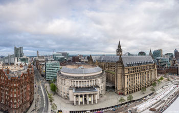 Manchester: View of Peter's Square  © [Julian Elliot]/[VisitBritain]