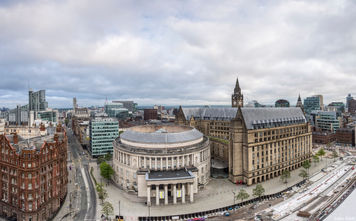 Manchester: View of Peter's Square  © [Julian Elliot]/[VisitBritain]