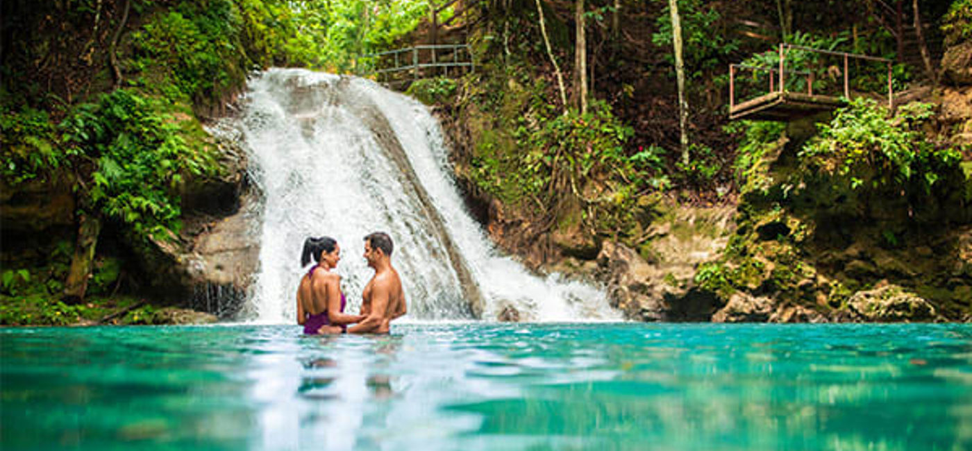 Image: A couple exploring the sights of Jamaica (Photo Credit: Sunwing Vacations)
