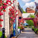 Alleys and cobblestone roads in Old Montreal