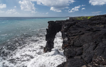 Holei Sea Arch in Hawaii Volcanoes National Park in Hawaii, United States
