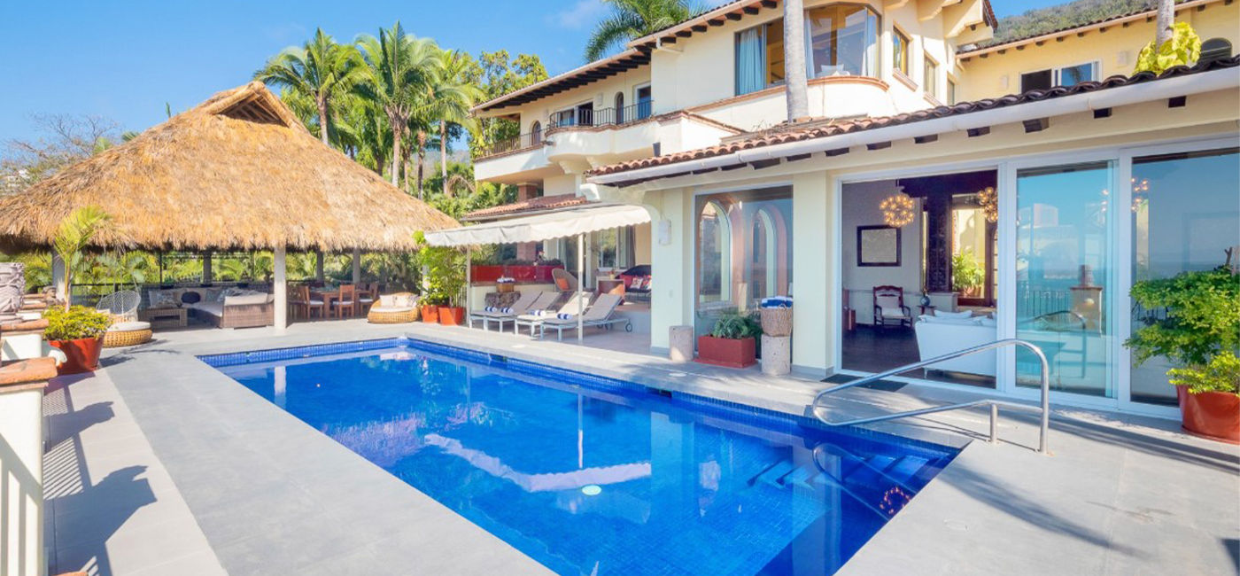 Image: (Courtesy of Villas of Distinction)