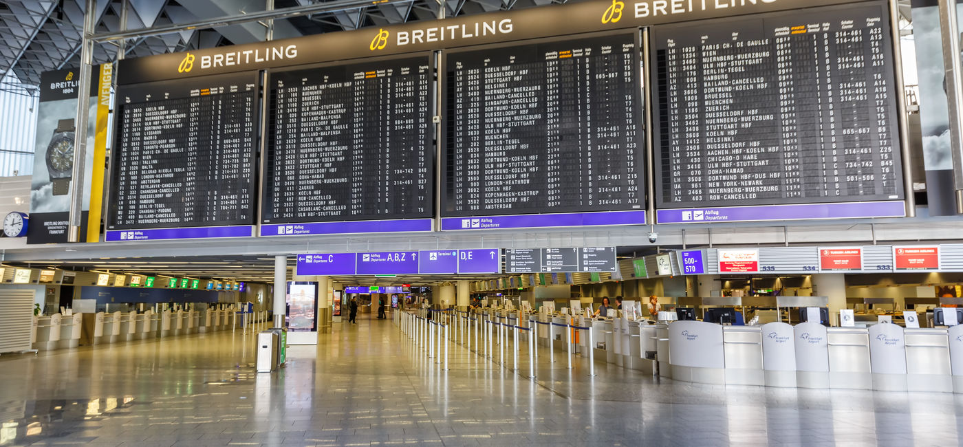 Image: Transporteurs aériens et aéroports européens continuent de tirer la sonnette d'alarme au sujet du déploiement de l'EES (Photo Credit: Markus Mainka/Adobe Stock)