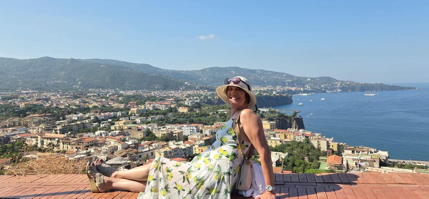 Image: Traveler in Capri (Photo Credit: Collette)