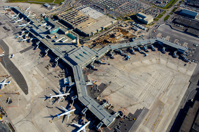 Montréal-Trudeau International Airport (YUL) Montréal-Trudeau International Airport (YUL)