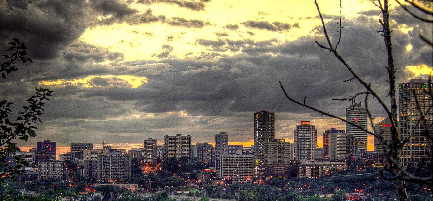Image: Edmonton at dusk (Photo Credit: Pixabay)