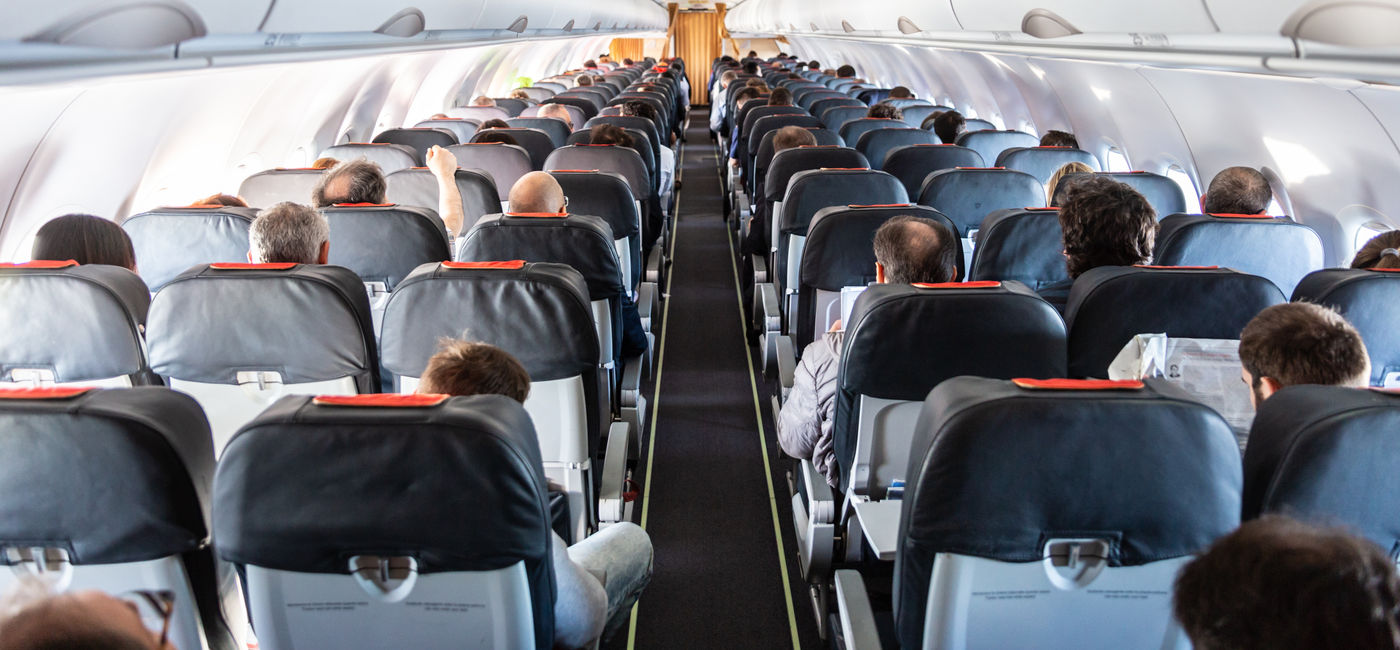 Image: Des comportements similaires sont également décriés dans les aéroports (Photo Credit: Adobe Stock/kasto)