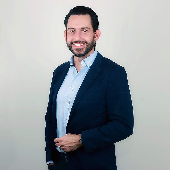 „Mit neuen Flughäfen haben wir eine stärkere Infrastruktur.“ – Bernardo Cueto Riestra. „Mit neuen Flughäfen haben wir eine stärkere Infrastruktur.“ – Bernardo Cueto Riestra.