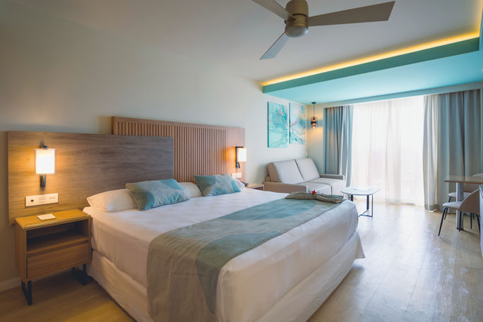 Junior Suite at the renovated Hotel RIU Palace Aruba Junior Suite at the renovated Hotel RIU Palace Aruba