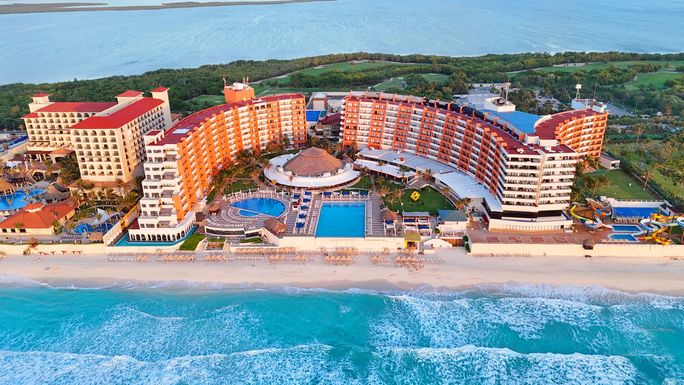 Crown Paradise Club Canc迆n 每 All inclusive Crown Paradise Club Canc迆n 每 All inclusive
