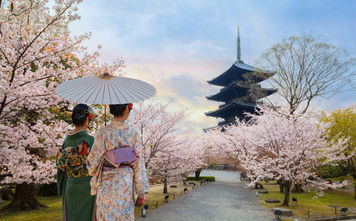 Toji Temple in Kyoto, Japan during sakura season.