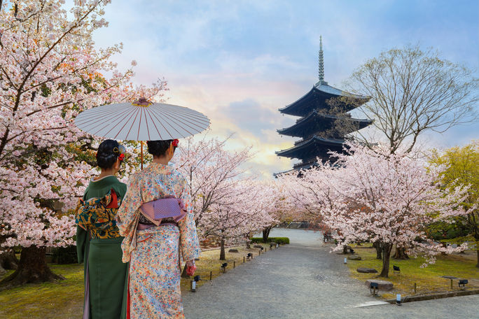 Toji Temple in Kyoto, Japan during sakura season. Toji Temple in Kyoto, Japan during sakura season.