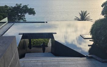 Mason Hotel Pattaya water on water