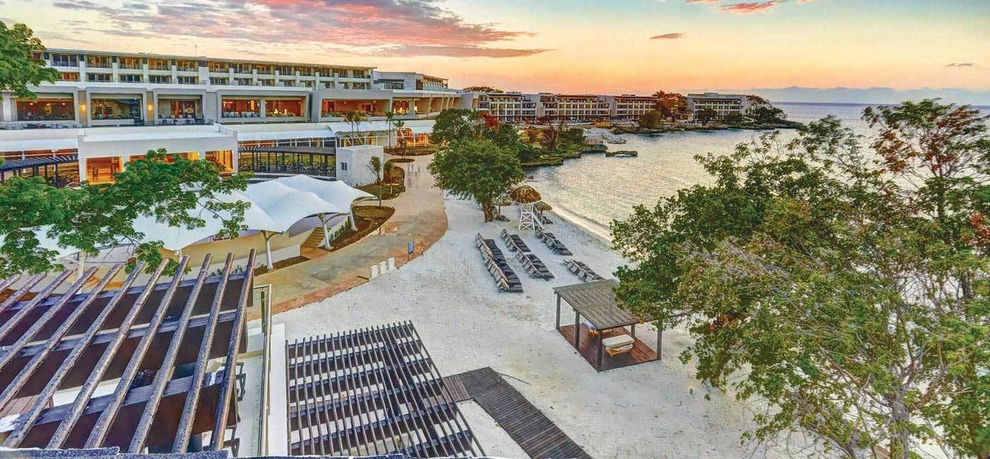 Image: Coucher de soleil au Royalton Negril (Source: Blue Diamond Resorts)