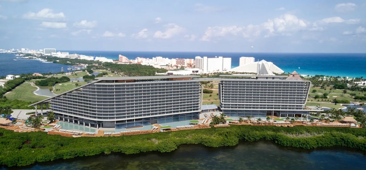 Image: Exterior of Hyatt Vivid Grand Island building- lagoon side. (Photo Credit: Hyatt Hotels Corporation Media)