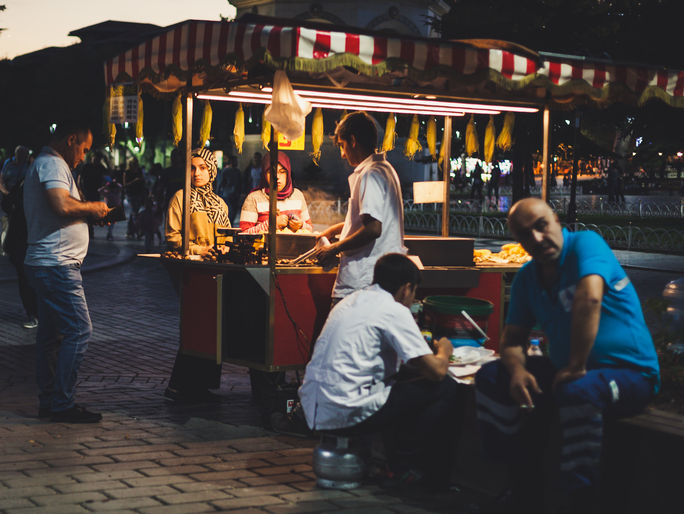 Street Food Cart in Istanbul, Türkei Street Food Cart in Istanbul, Türkei