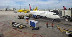 plane, delta, spirit, airport, tarmac,