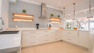 Presidential Manor kitchen