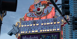 Lucky the Clown neon sign at the main entrance to Circus Circus Las Vegas.