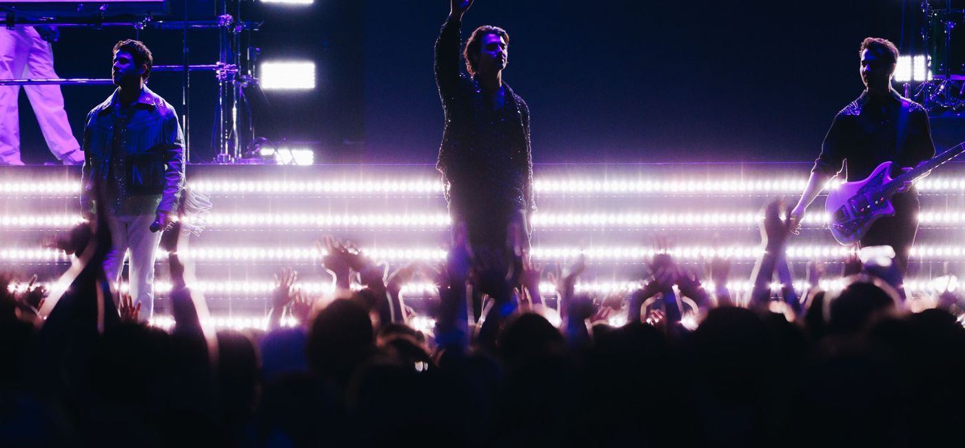 Image: Jet Set with the Jonas Brothers. (photo via Delta Air Lines Media)