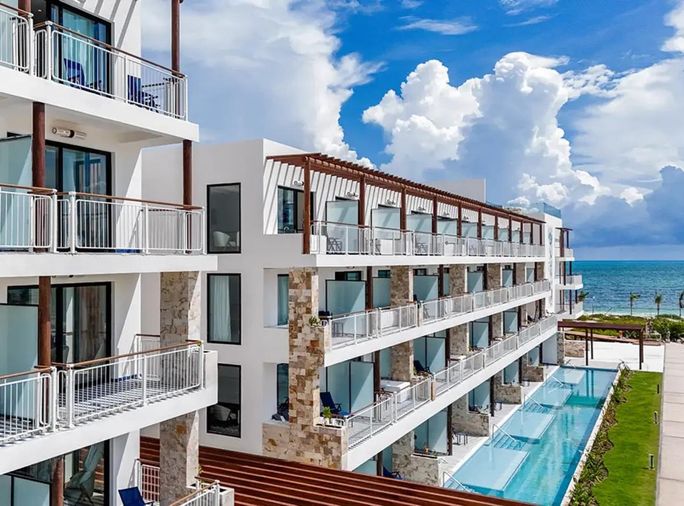 The All-Inclusive Resort Race – Which Brands Are Winning The All-Inclusive Resort Race – Which Brands Are Winning