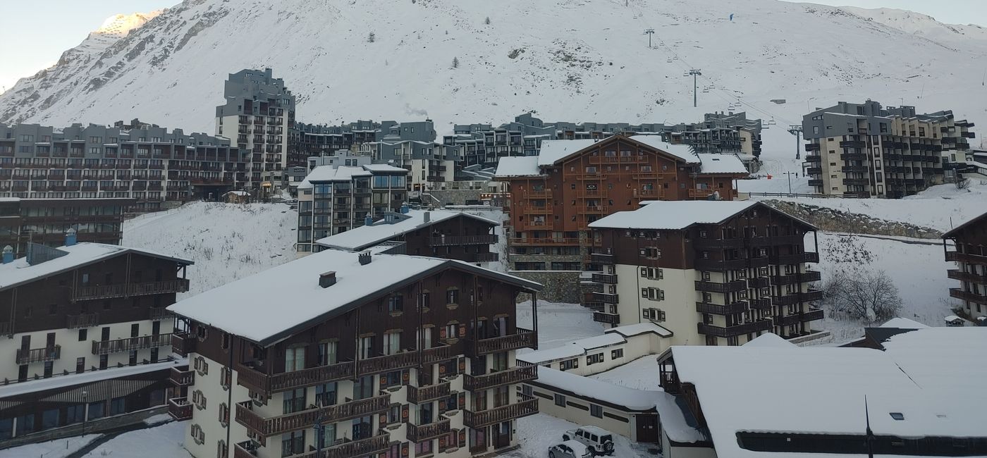 Families Travel for Winter Holidays