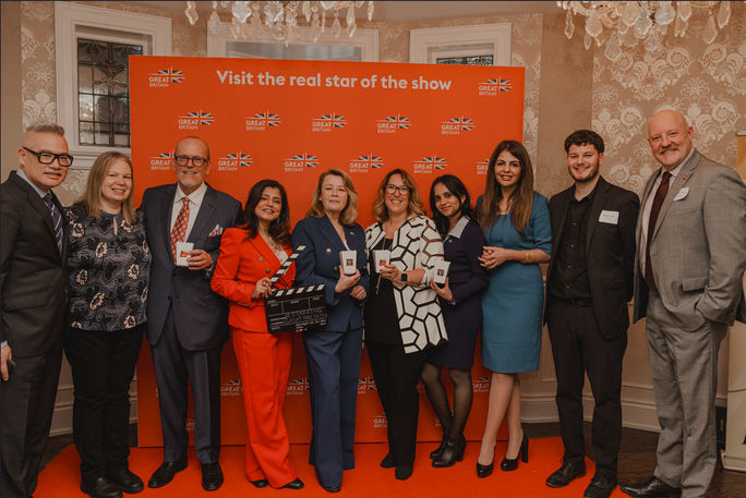 VisitBritain Team, British Consulate Toronto Team, Stephen Goulding (Virgin Atlantic) and British Consul General of Toronto, Fouzia Younis VisitBritain Team, British Consulate Toronto Team, Stephen Goulding (Virgin Atlantic) and British Consul General of Toronto, Fouzia Younis