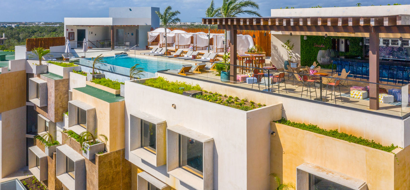 Image: Aloft Tulum's rooftop pool and bar (Photo via Luxhunters) (Marriott International)