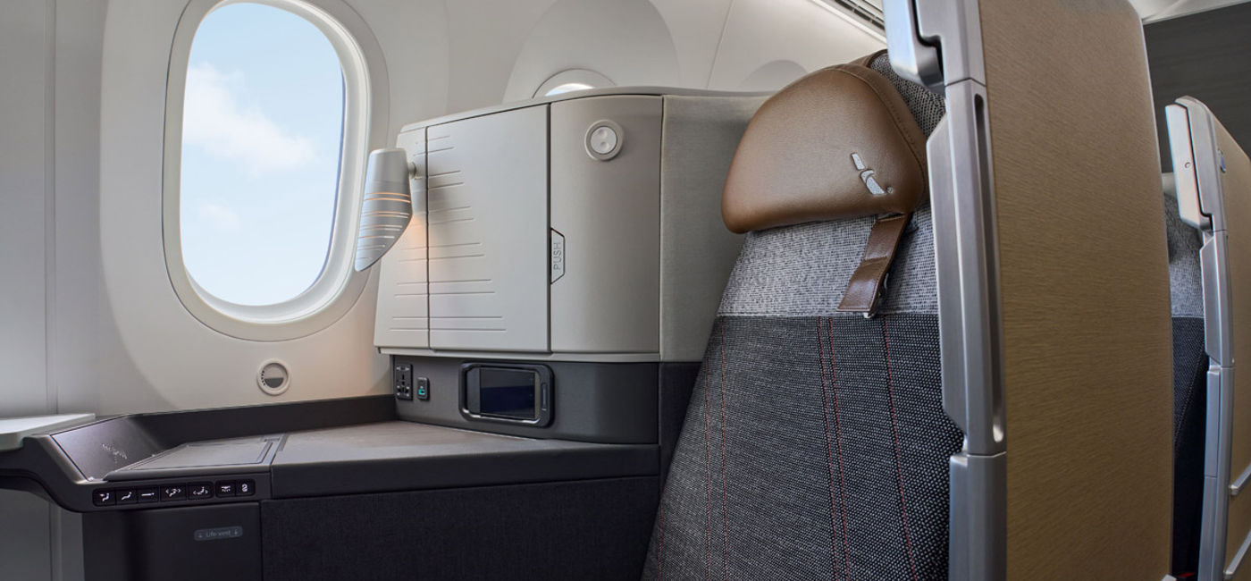 Image: American Airlines new Flagship Suites feature a privacy door. (Photo Credit: American Airlines)