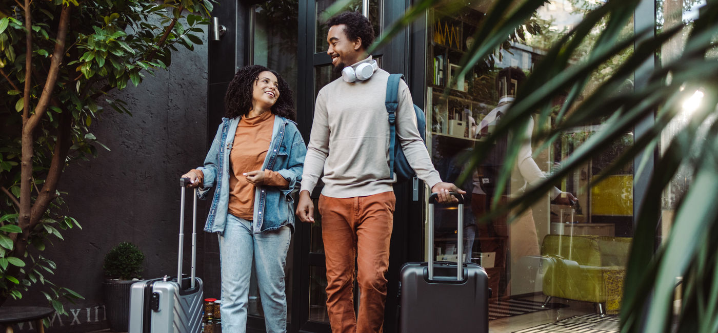 Image: Travelers at their rental house (Getty Images)