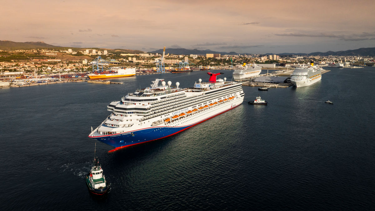 Carnival Cruise Line Rolls Out Pre-Paid Gratuity Stickers for Sign & Sail Cards