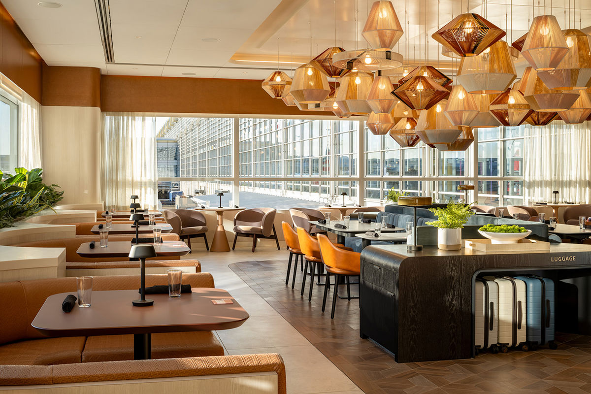10 Best US Airport Lounge Brands in 2026, According to Frequent Fliers