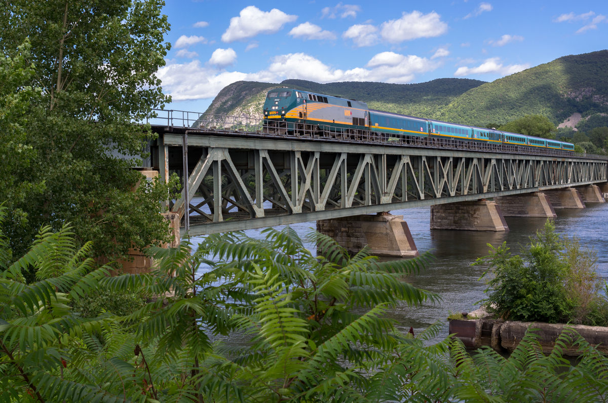 Fresh Tracks Canada: The Premier Way to Experience Canada by Rail