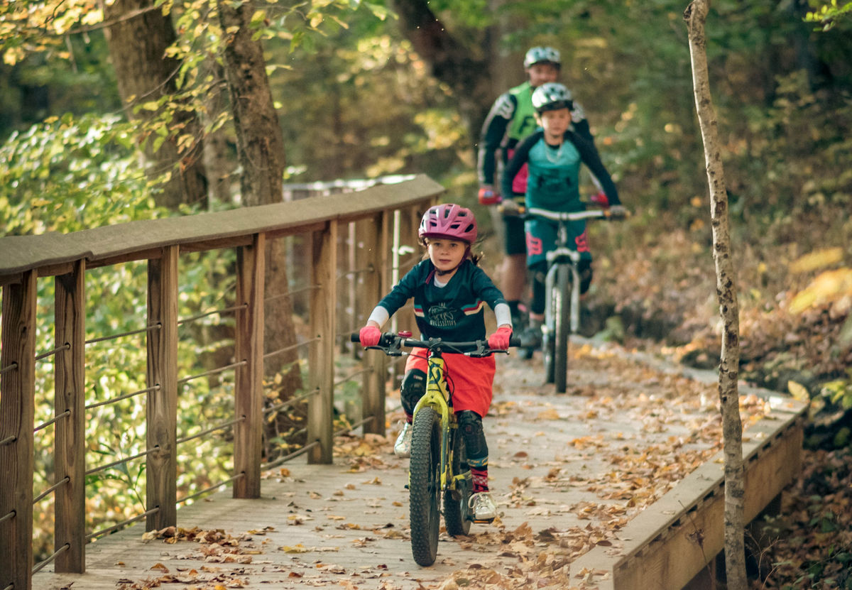Best Destinations for Families to Enjoy a Fall Foliage Themed Getaway