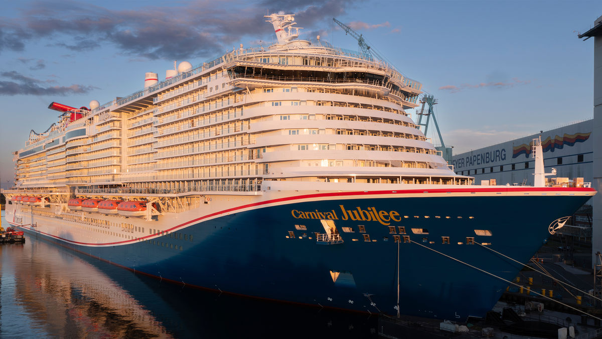 Carnival Cruise Line Guest Rescues Fellow Passenger on Carnival Jubilee