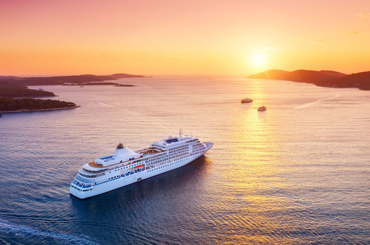 World Travel Holdings, Southwest Airlines Form Southwest Cruises
