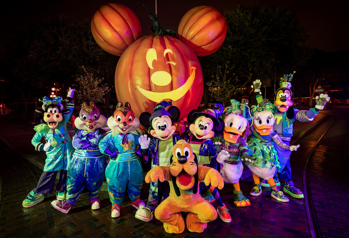Disneyland Halloween 2025 decorations