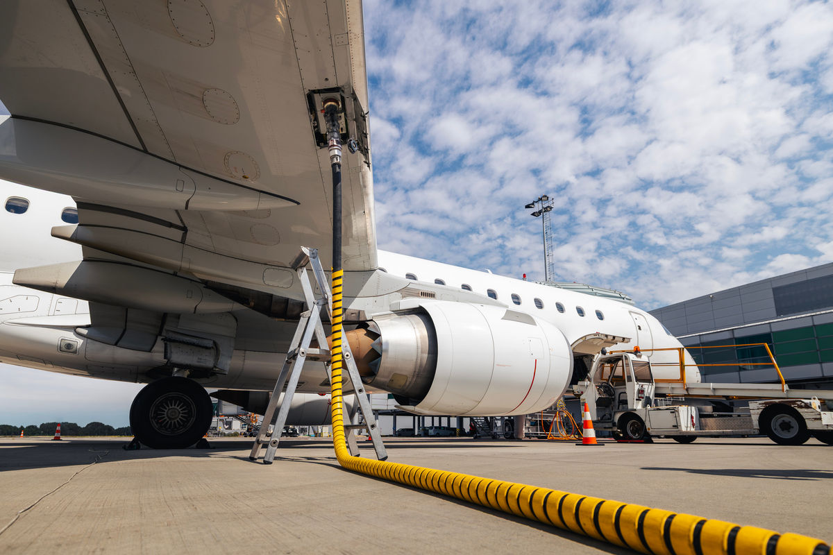 Rising Fuel Costs Force Major US Airlines to Reassess Profits and Flight Plans