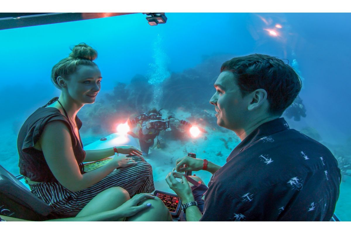 The lady said ‘Yes’ in first rideshare submarine.