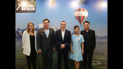 Panelists (L-R Jenni Martin, Air New Zealand, Edwin Chiang, Singapore Airlines, Steven Dixon, Tourism New Zealand, Alicia Seah, Dynasty Travel, Jeremiah Wong, Chan Brothers Travel)