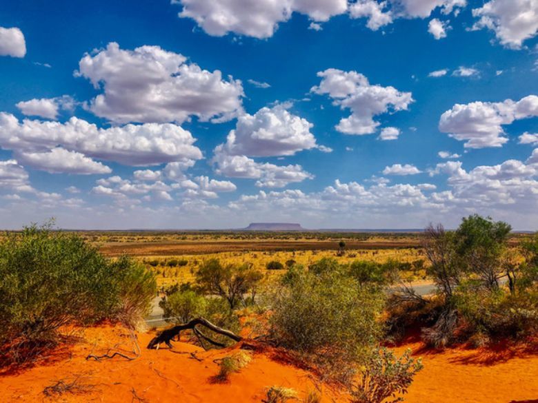 Lost hikers survived 40-degree heat in Central Australia.