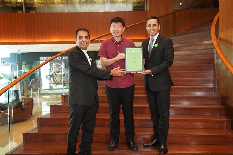 From left to right: Mr. Naidu Thanabal, SG Clean manager, Grand Hyatt Singapore; Mr. Chee Hong Tat, Senior Minister of State for Trade and Industry, and Education; and Mr. Parveen Kumar, Hotel Manager, Grand Hyatt Singapore