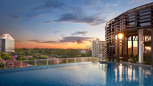 Spectacular sunsets abound at Momentus Hotel Alexandra’s infinity pool and Verandah Rooftop Rotisserie.