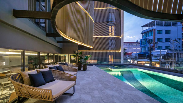 Fitted with a sleek flowing façade, Best Western Ratchada Hotel is an oasis of calm in the lively Rama 9-Ratchada district. Fitted with a sleek flowing façade, Best Western Ratchada Hotel is an oasis of calm in the lively Rama 9-Ratchada district.