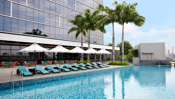 Momentus Hotel Alexandra’s 25m-long rooftop infinity pool on its Lifestyle Deck.