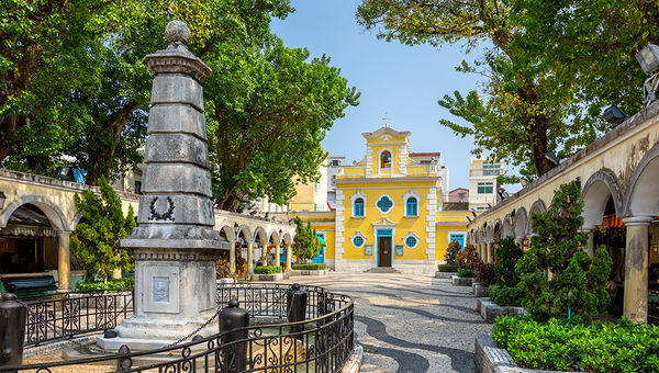 Dating back to 1928, the Chapel of St. Francis Xavier stands as one of Macao’s major churches. Dating back to 1928, the Chapel of St. Francis Xavier stands as one of Macao’s major churches.