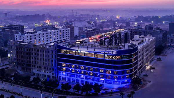 The stylish Best Western Hotel Rawalpindi Central is situated in the city’s commercial hub.