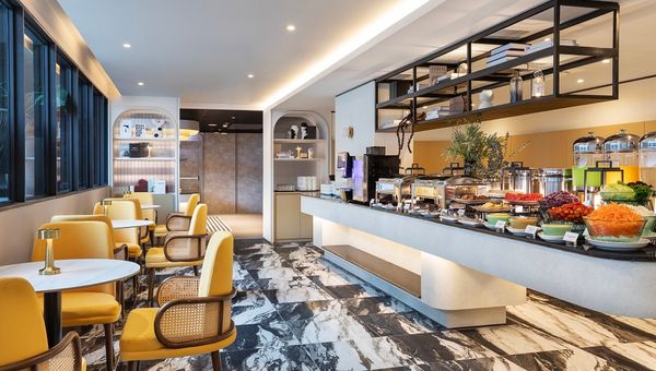 Guests at Best Western Ratchada Hotel can take advantage of the extensive selection at the hotel’s on-site restaurant to fuel up before a busy day.